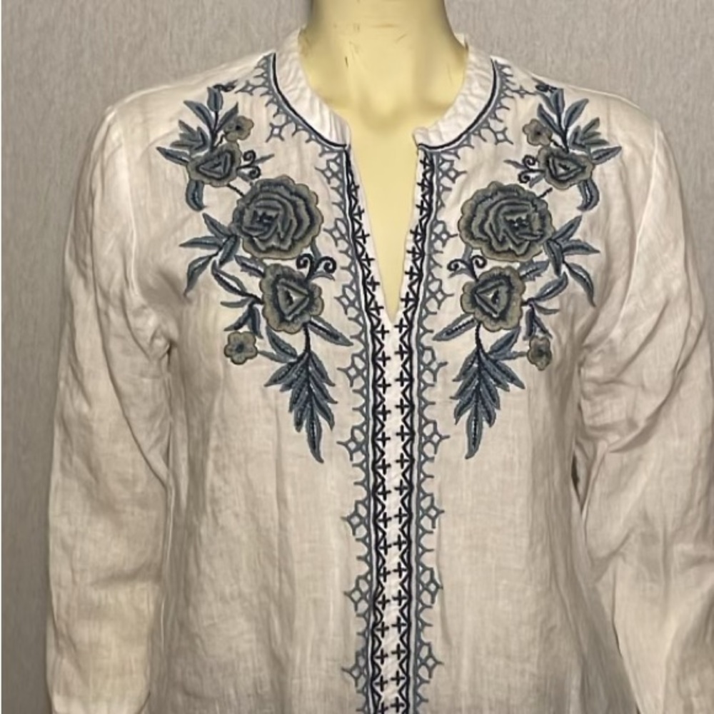 Kyla Seo embroidered blouse , size Small